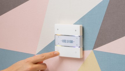 4800414 iON 4 operazioni con sfondi colorati